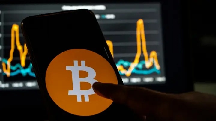 Nghe giai cuu Bitcoin bi mac ket anh 2