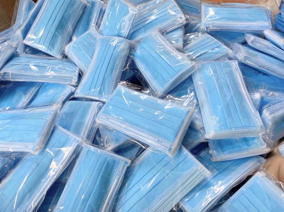 Mua 13.350 khau trang khong ro nguon goc de ban kiem loi hinh anh