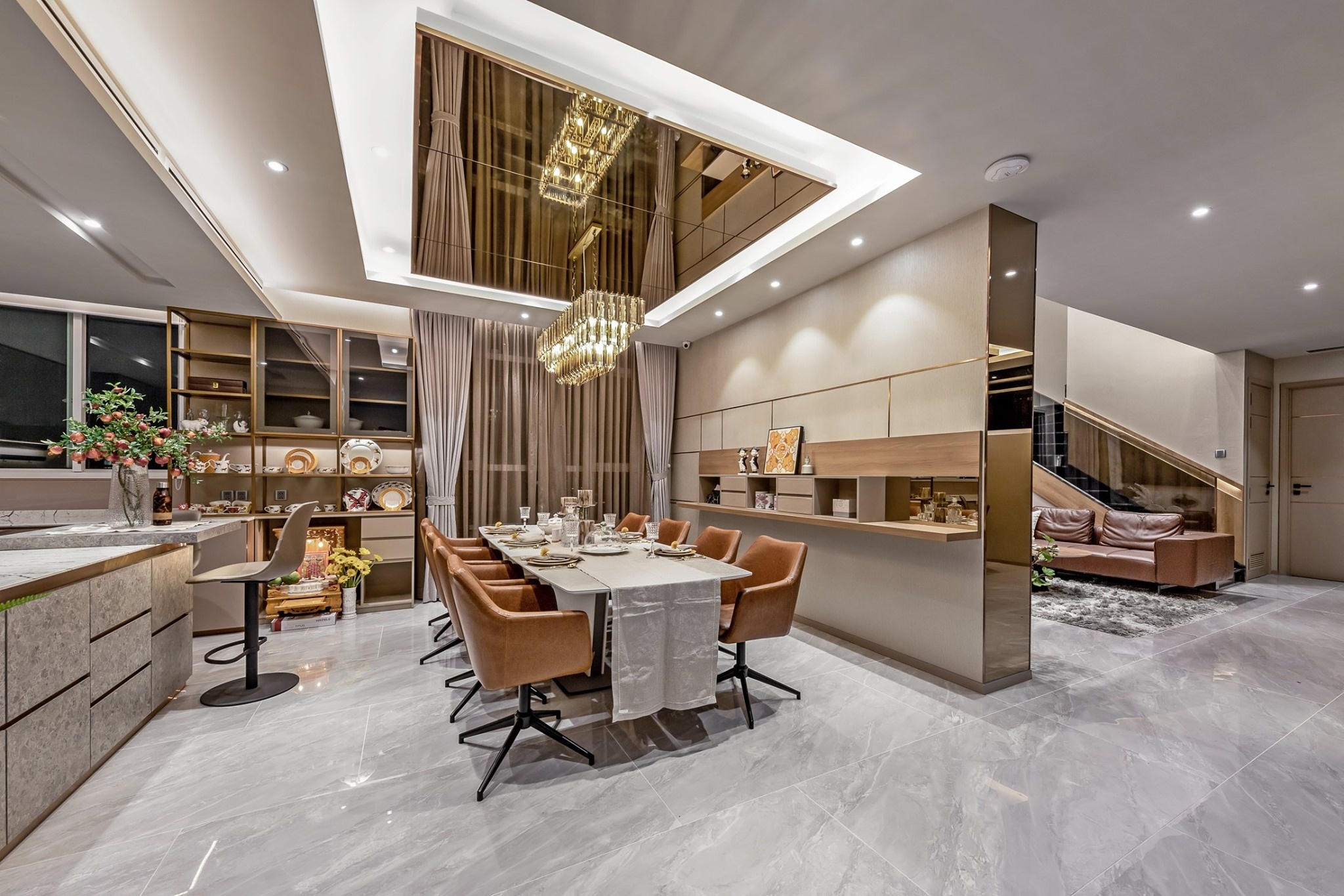 Can penthouse thong tang cao 6 m tai TP.HCM hinh anh