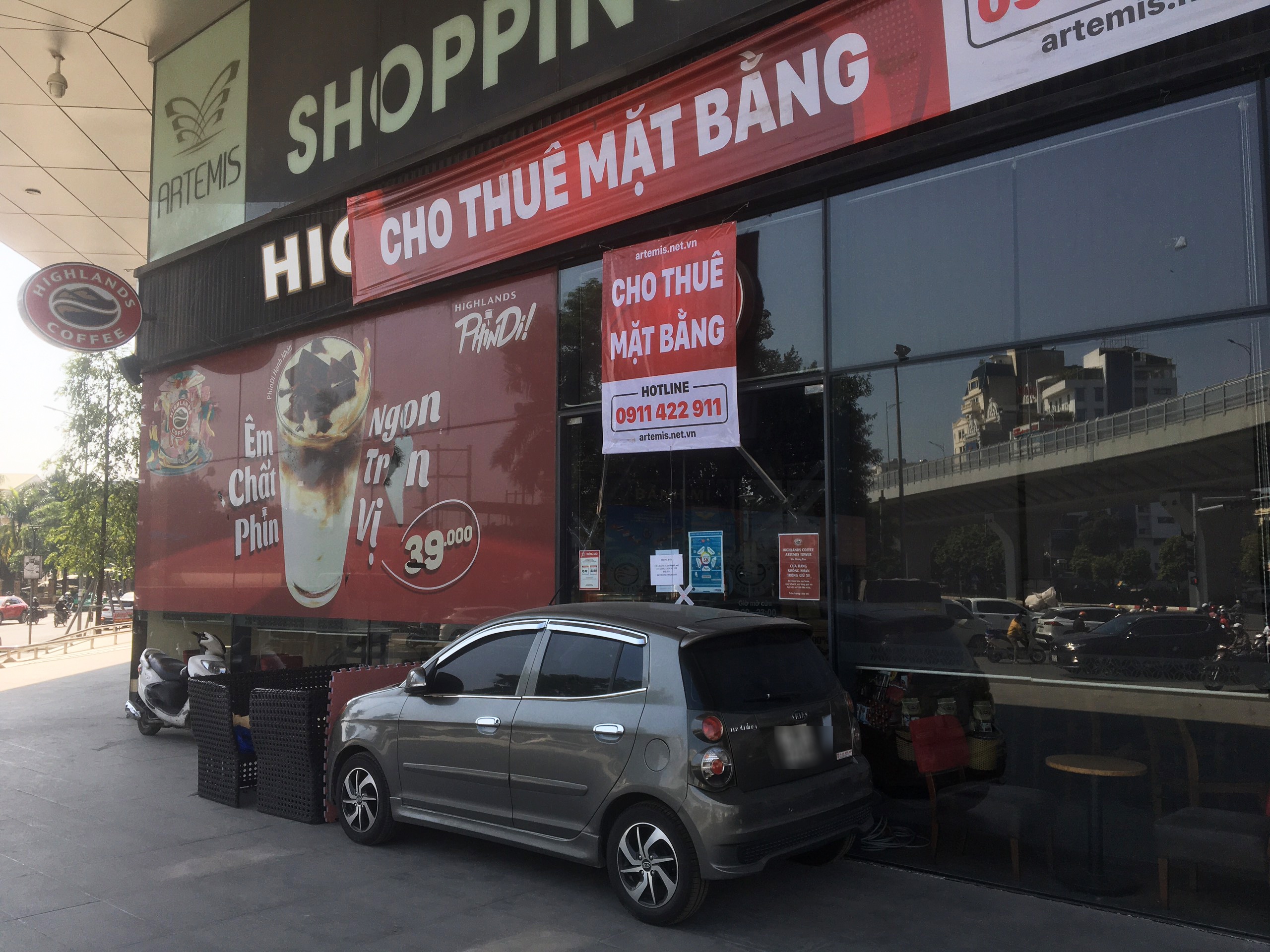 Highlands Coffee no tien mat bang anh 1