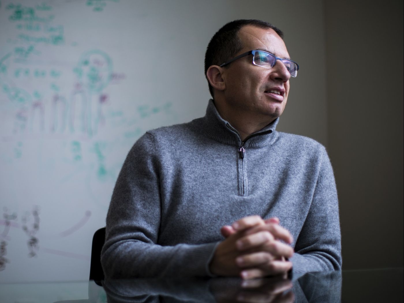 Bien the Omicron anh huong thi truong anh 1