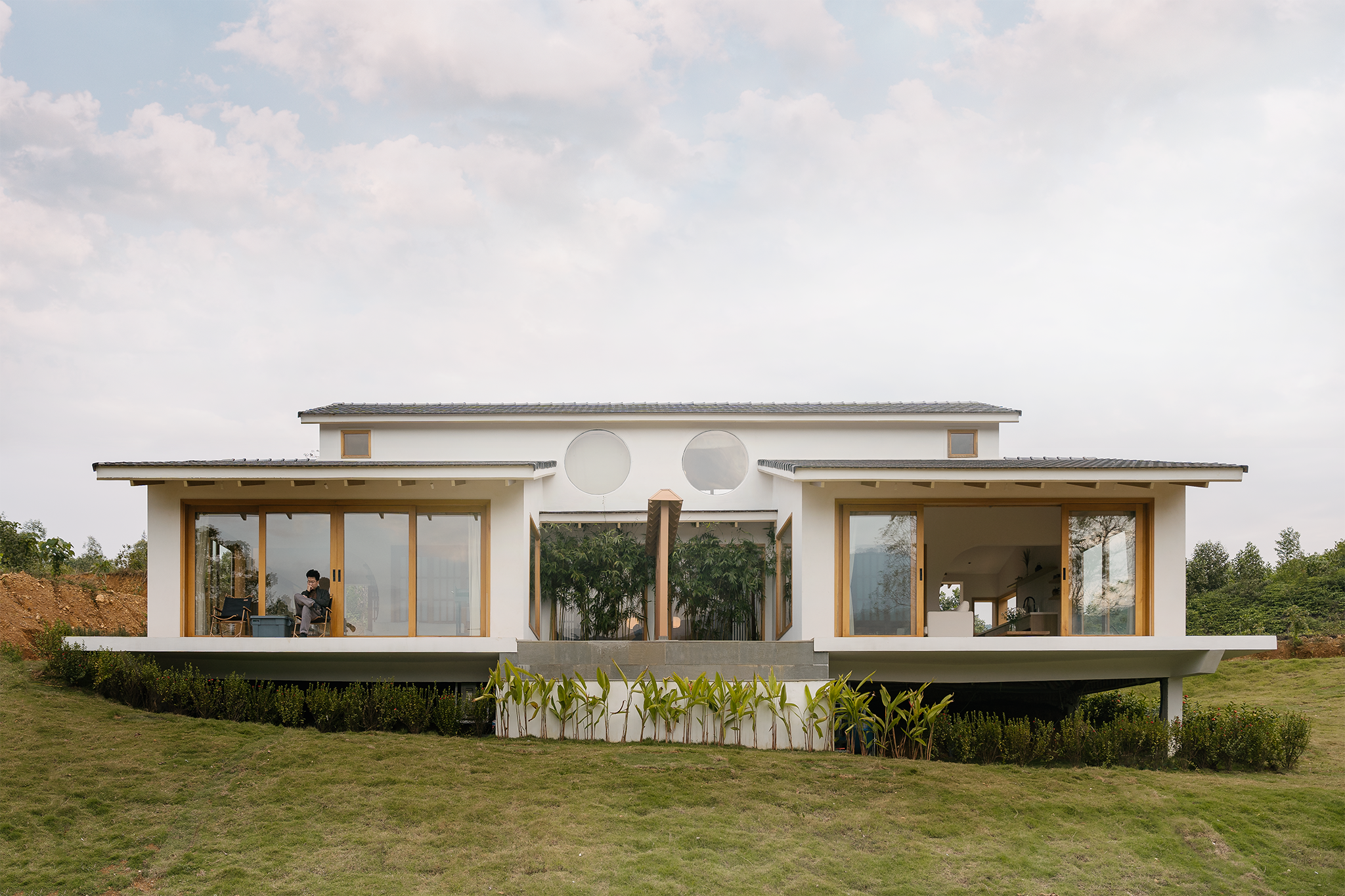 Can biet thu song lap kieu Nhat nam giua nui doi Ba Vi hinh anh