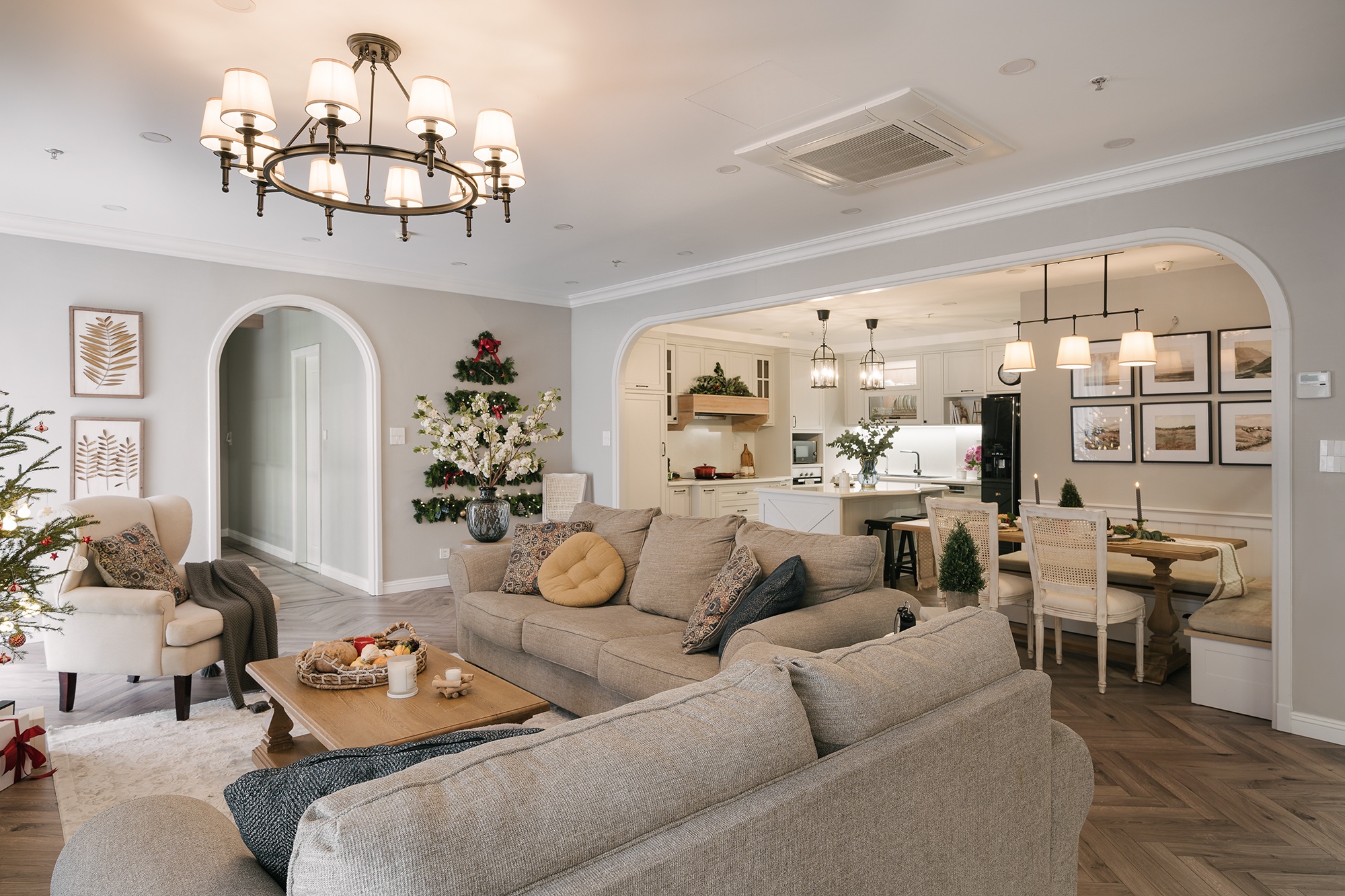 Trang tri can ho rong 188 m2 don Giang sinh hinh anh