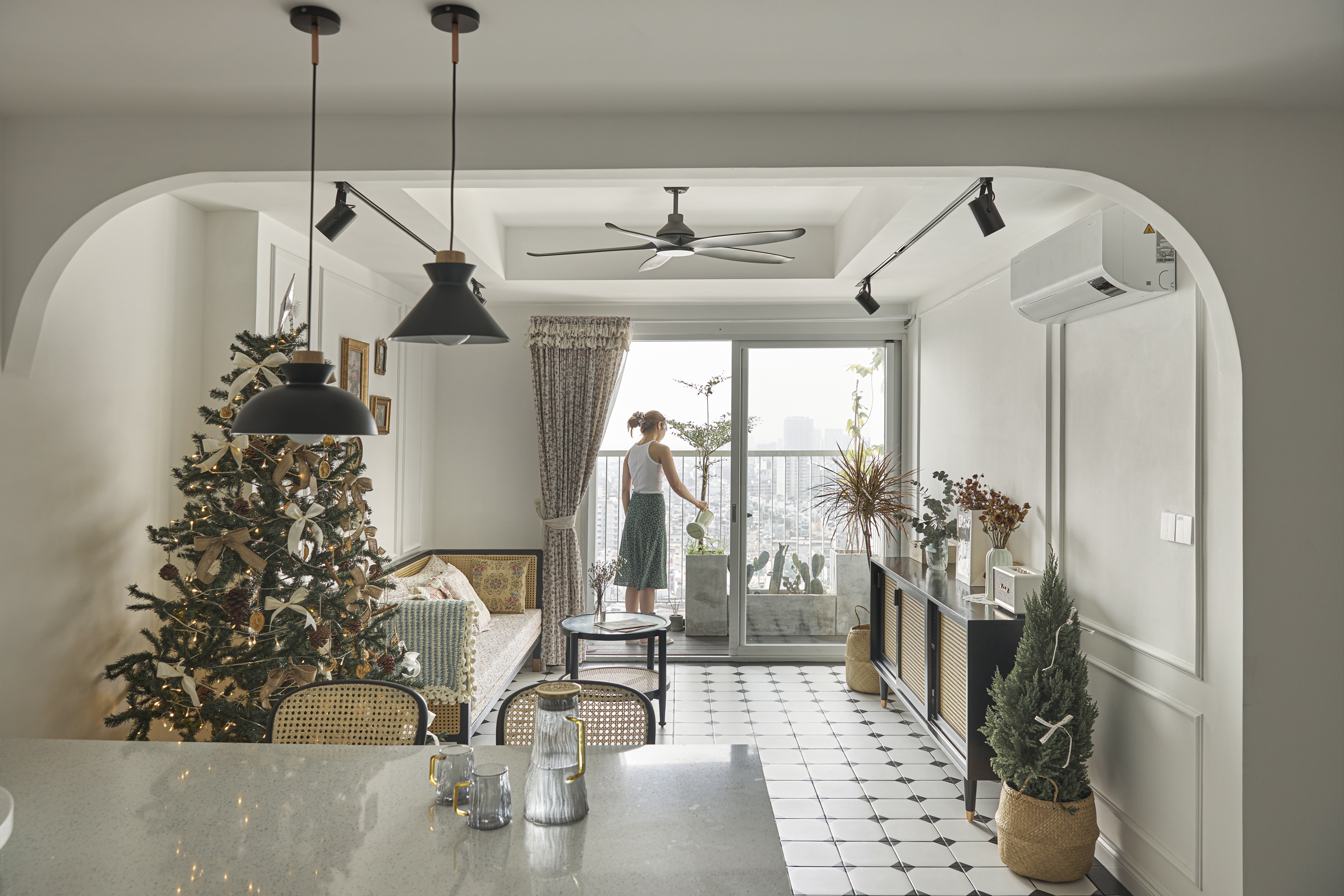 Can ho 'Dong Duong' rong 77 m2 cua cap vo chong tre tai TP.HCM hinh anh