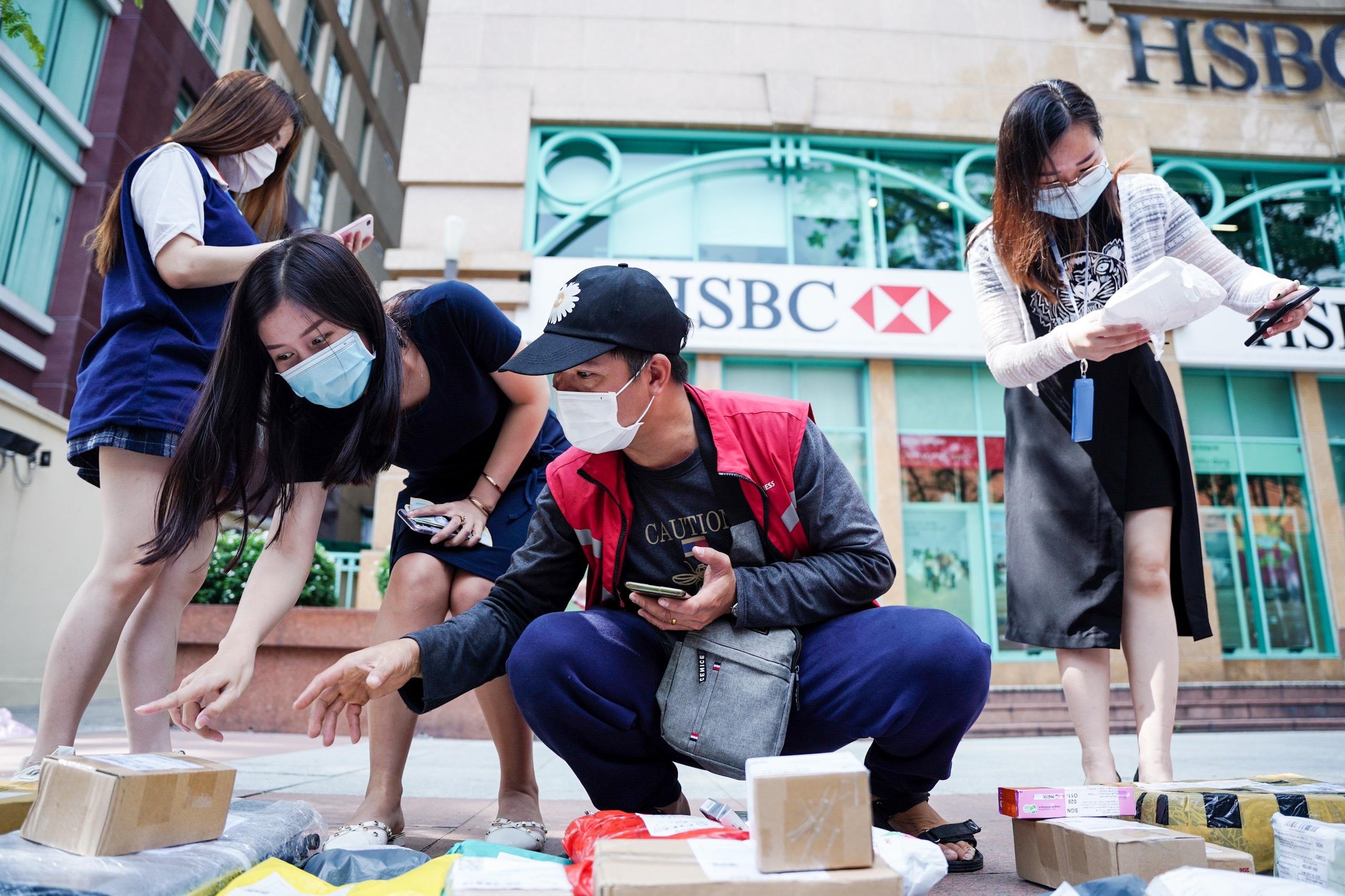 Cac san TMDT khac phuc diem yeu cua nam 2021 ra sao? hinh anh