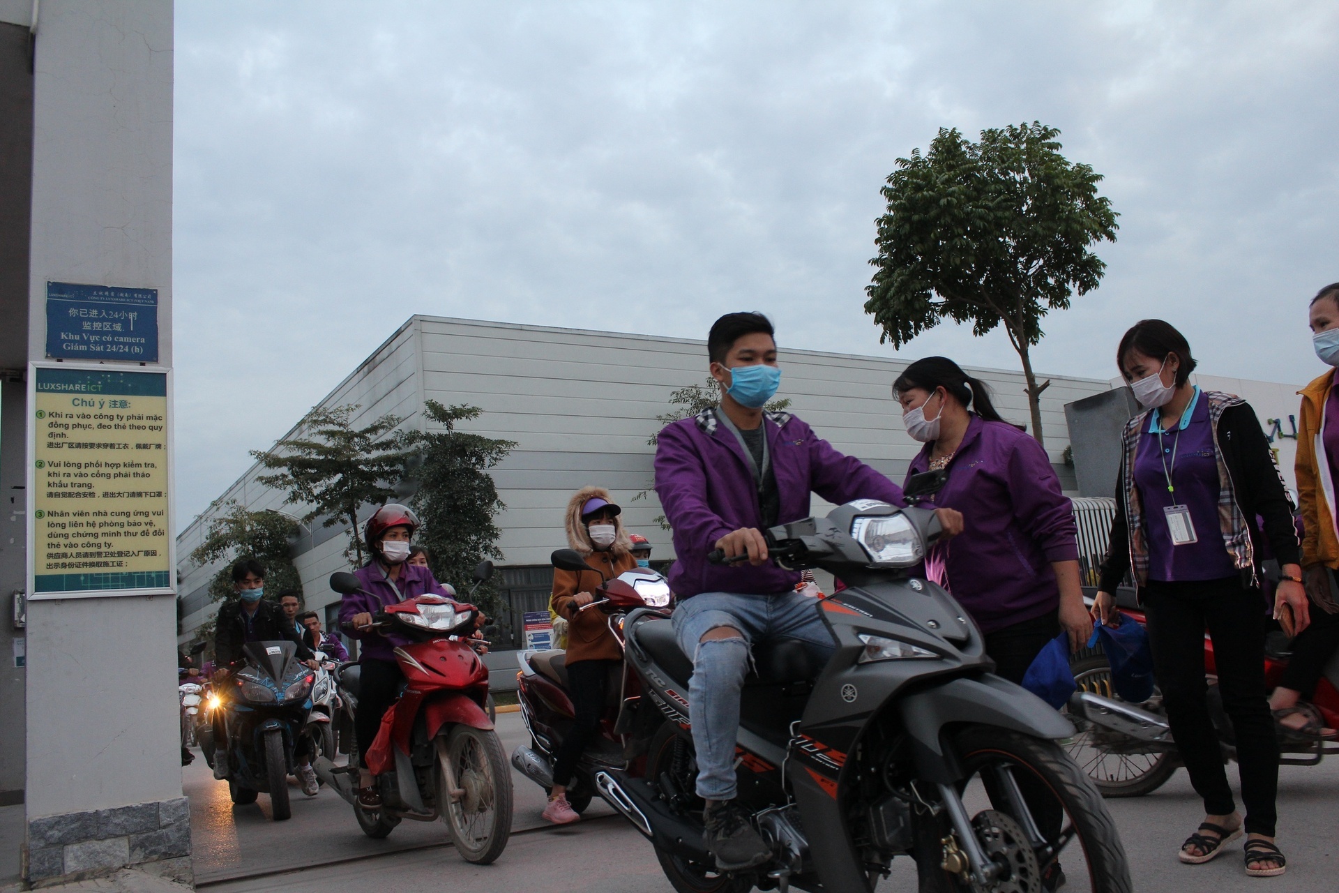 Apple chuyen dich chuoi cung ung sang Viet Nam anh 1