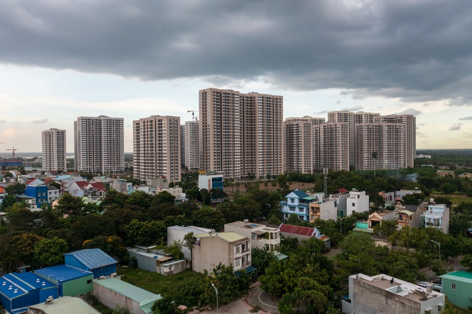 Tranh 'siet qua chat,  siet qua da' thi truong von anh 1