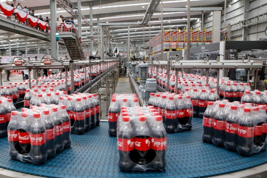 Coca-Cola Viet Nam va Campuchia bi thau tom hinh anh