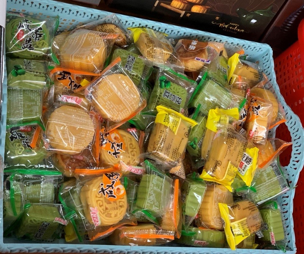 Ban banh Trung thu mini noi dia Trung,  Banh Trung thu gia re anh 4