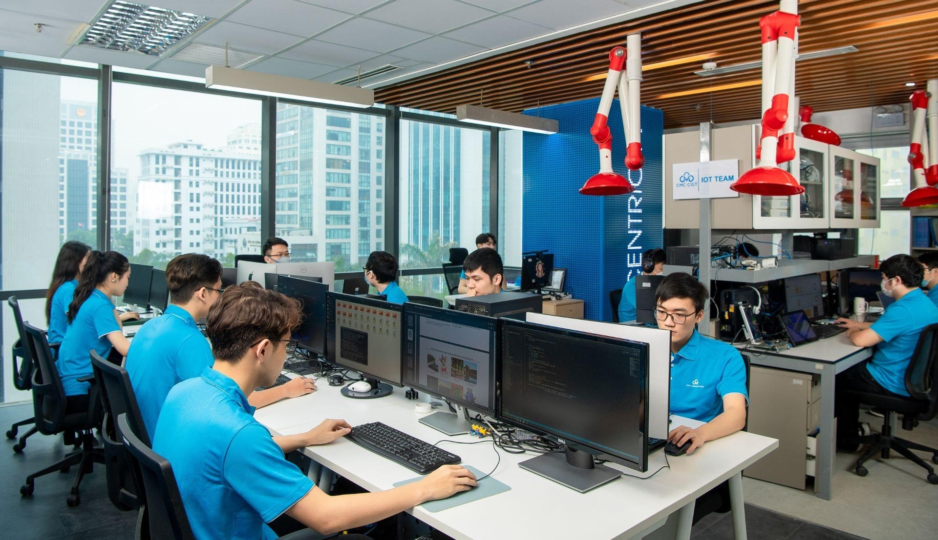 Nganh cong nghe thong tin van ‘hot’ trong 15 nam toi hinh anh