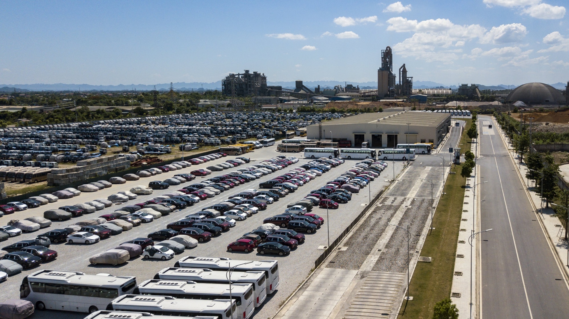 nhap khau oto,  lap rap oto anh 3