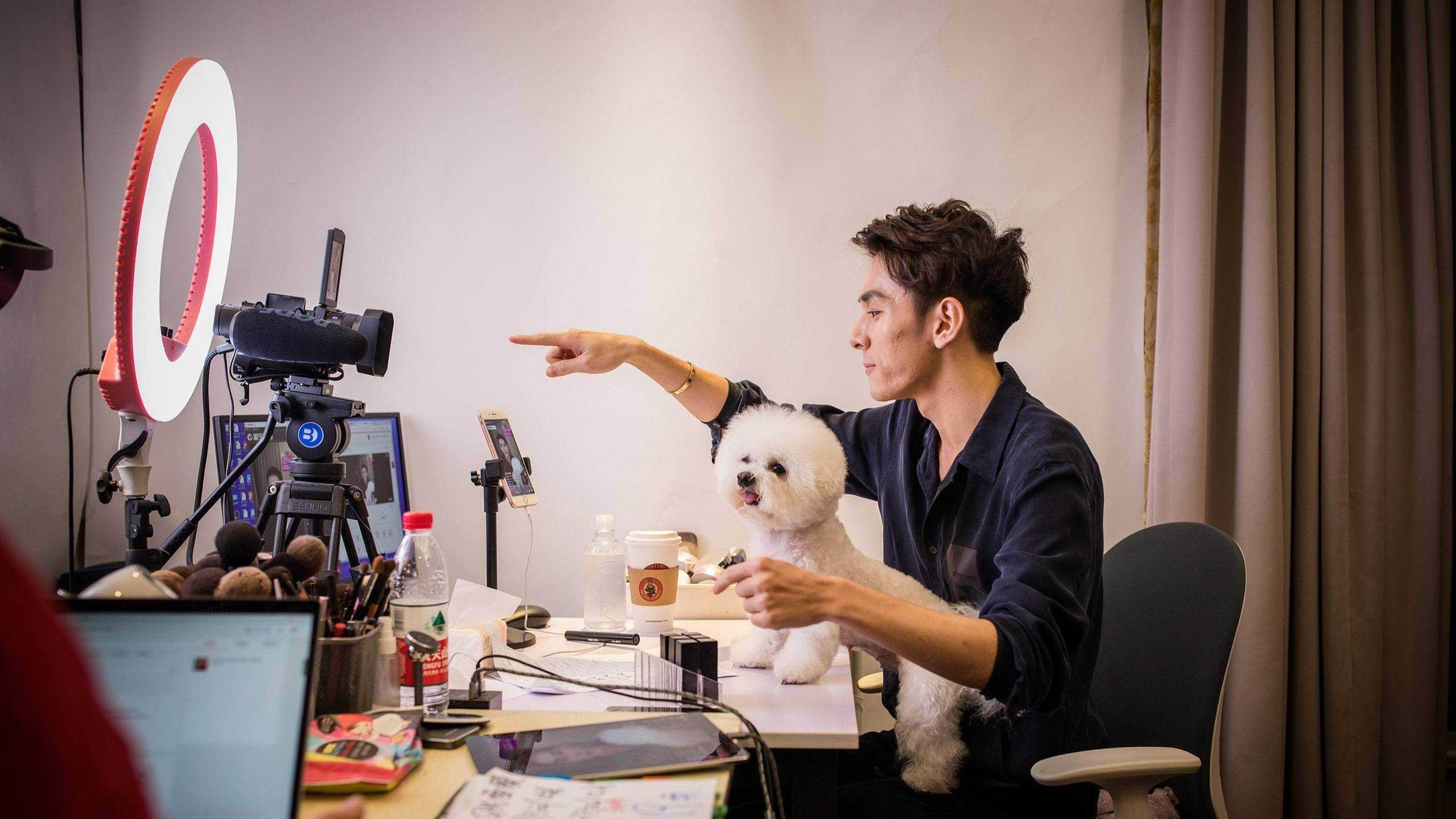 ly giai ky livestream,  ong hoang livestream,  livestream ban hang anh 1