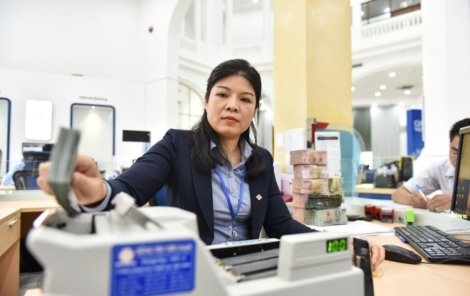 Den luot BIDV tang lai suat hinh anh