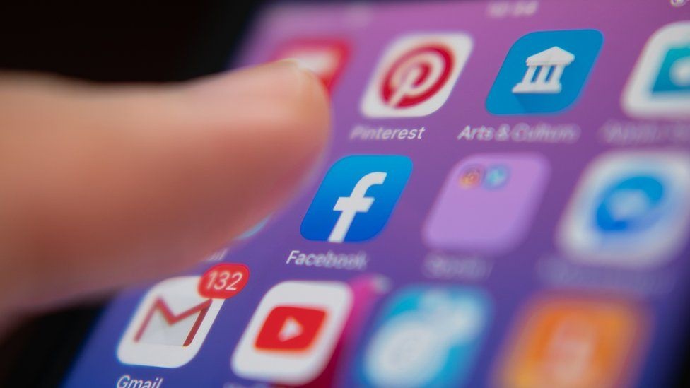 Facebook, Google nop 2.700 ty dong thue nha thau nuoc ngoai hinh anh