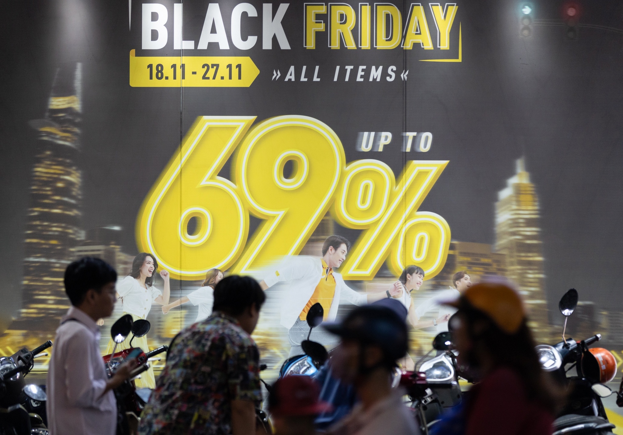 Doanh nghiep 'nin tho' trong cho tang doanh so dip Black Friday hinh anh