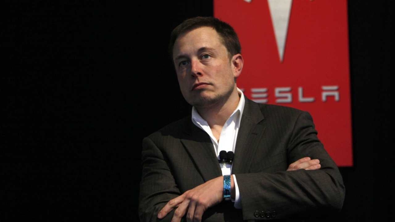 Elon Musk ban them 3,58 ty USD co phieu Tesla hinh anh