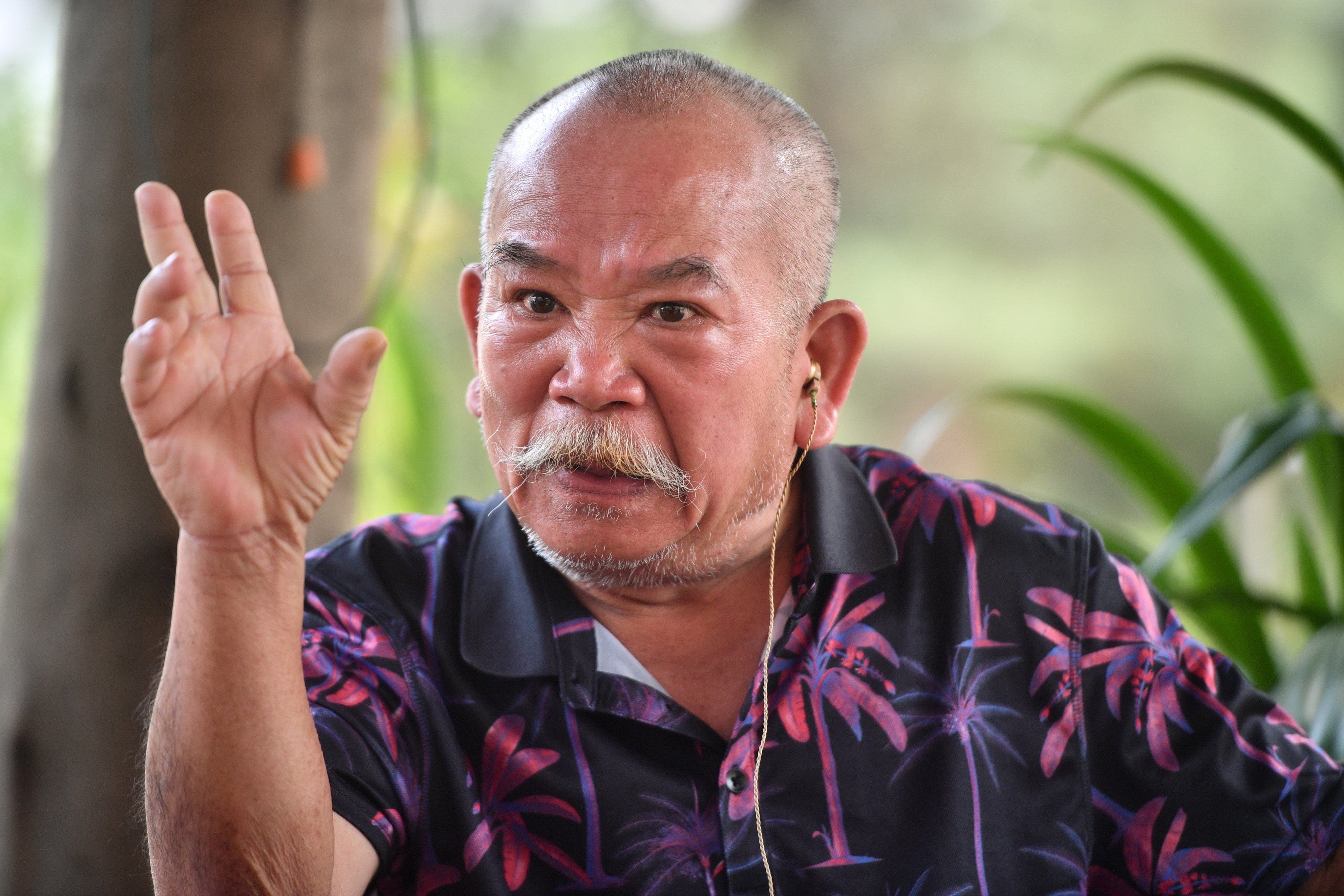 nhuong quyen pho thin,  tranh cai pho thin anh 2