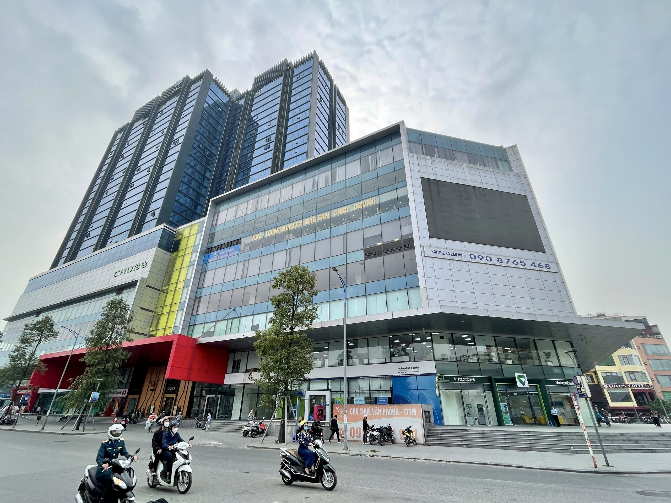 So phan nhung trung tam thuong mai noi tieng mot thoi hinh anh