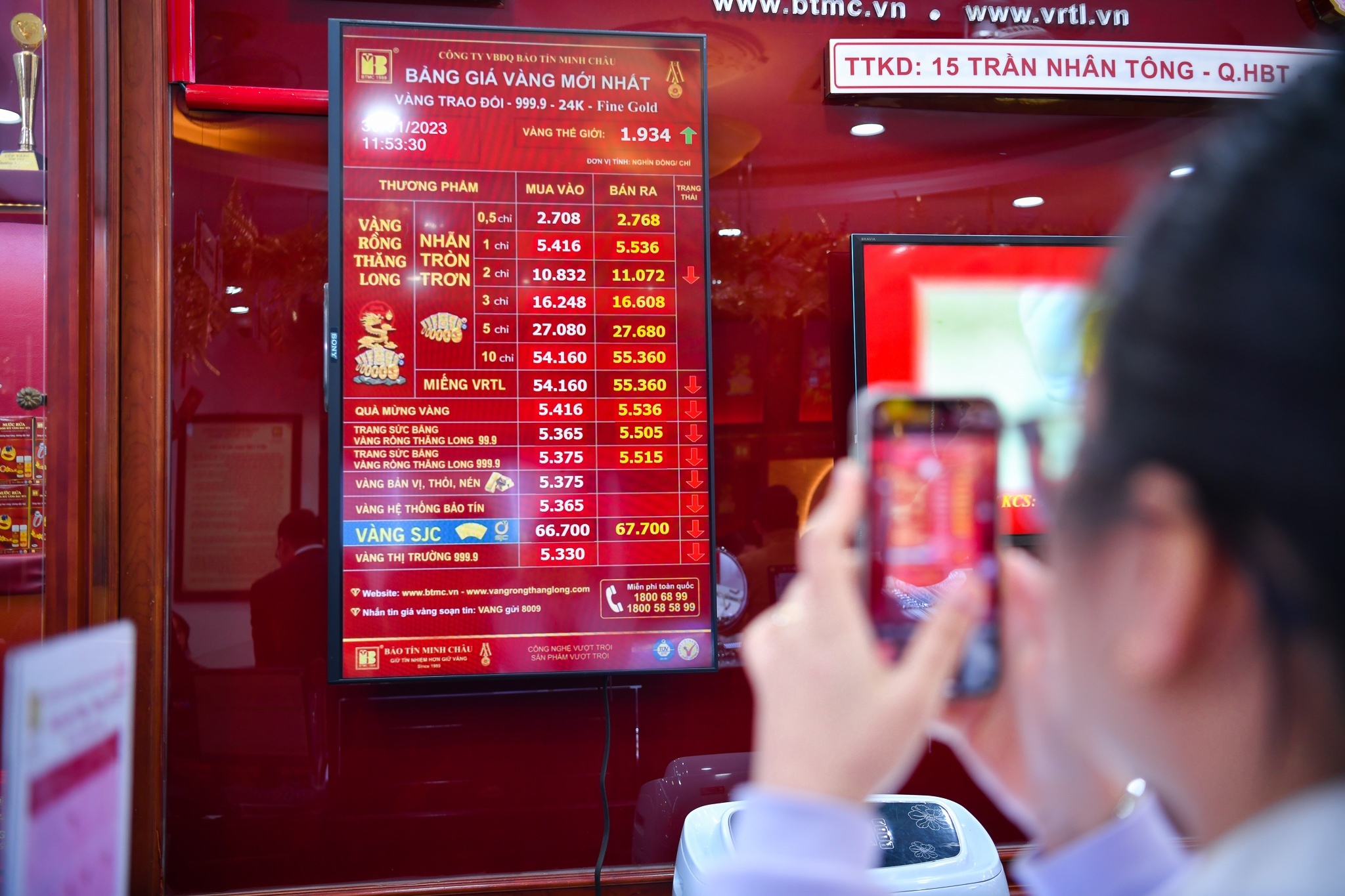 Gia vang trong nuoc tram lang hinh anh