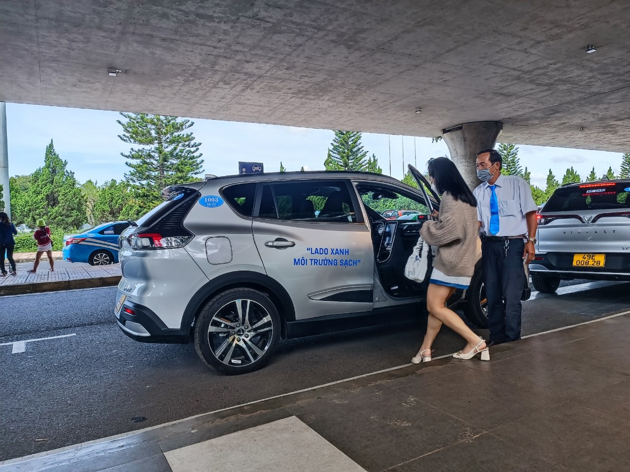 cong ty taxi vinfast,  thue xe vinfast,  goi xe taxi vinfast anh 1