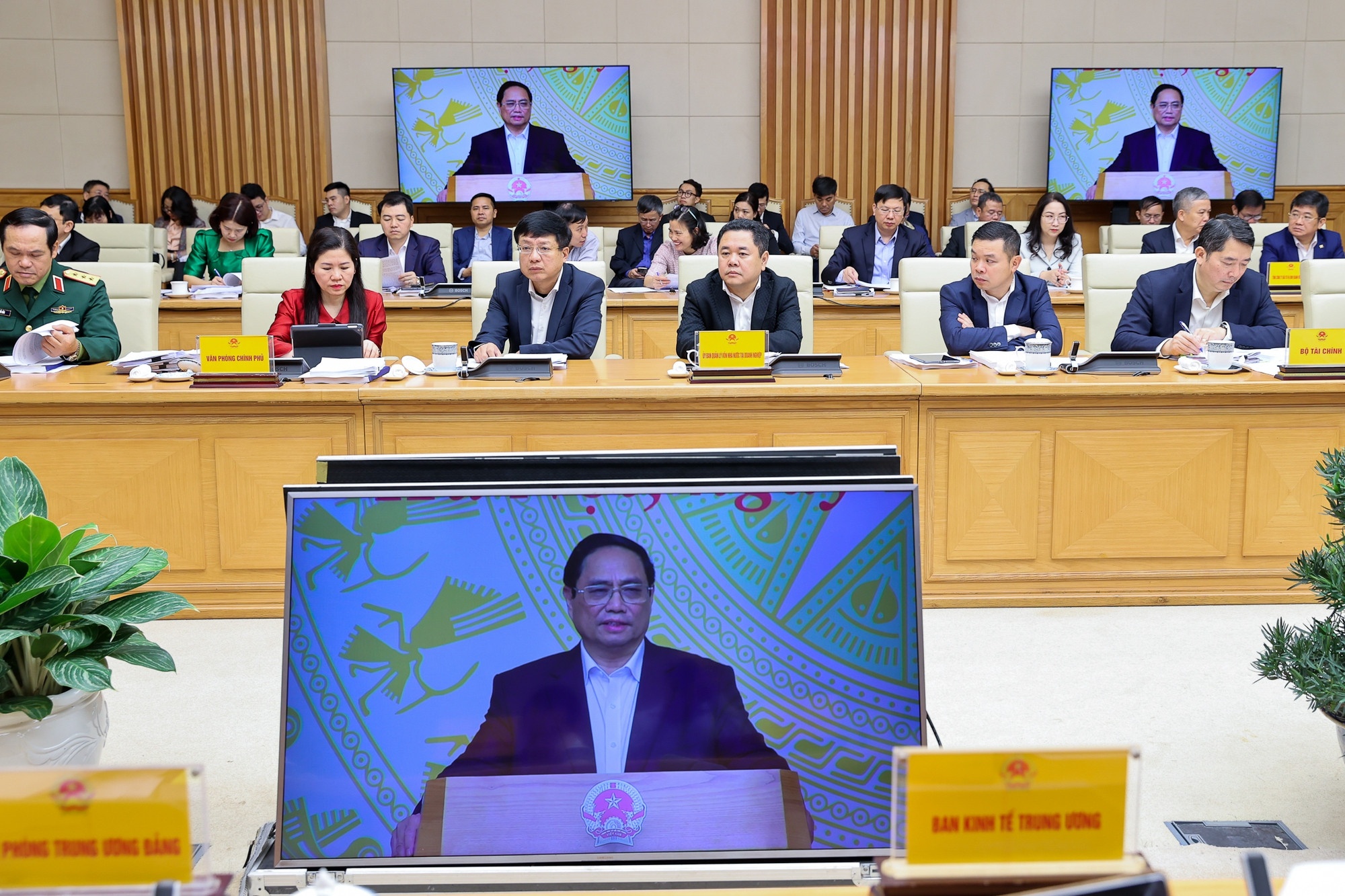 uy ban von nha nuoc,  von nha nuoc anh 2