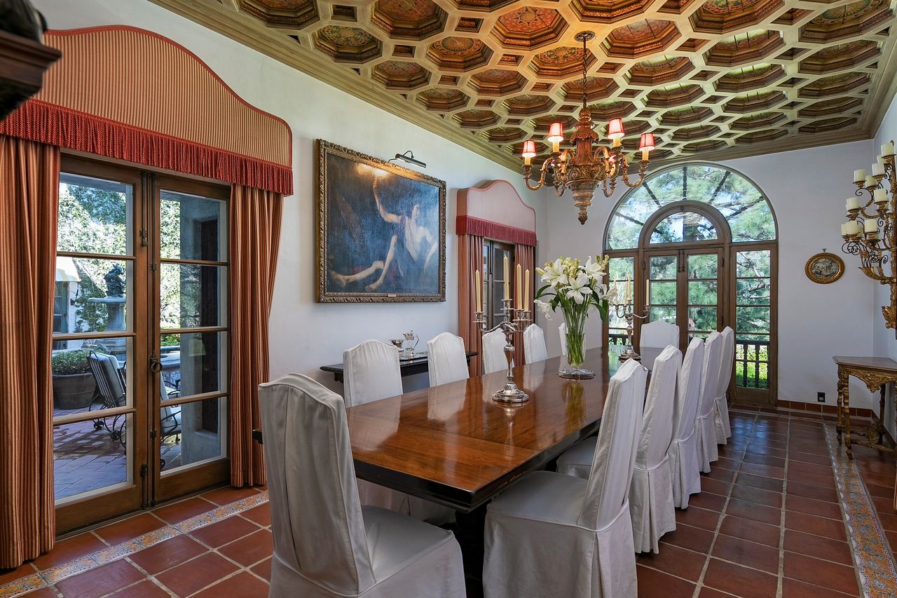 ban biet thu,  biet thu madonna anh 4