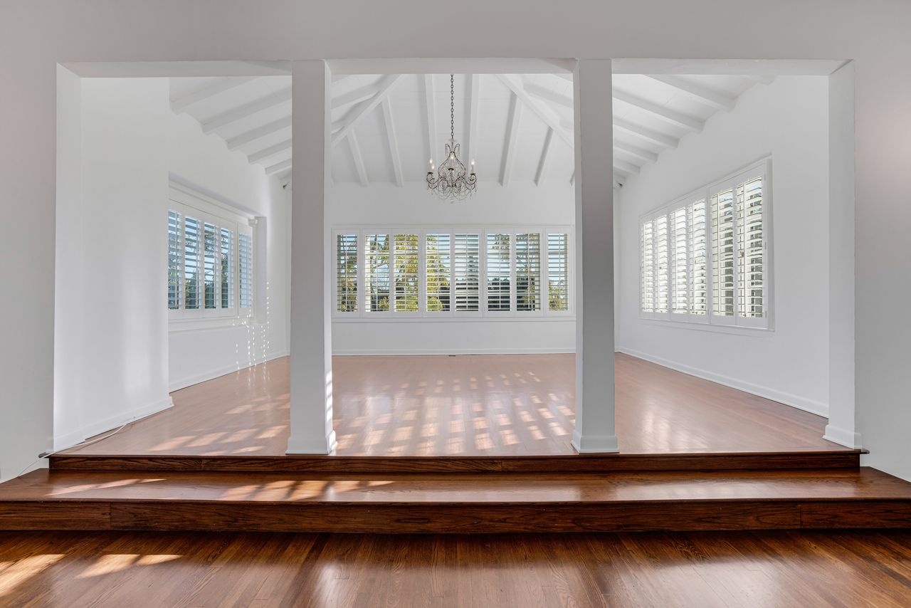 biet thu cua the beatles,  gia biet thu anh 6