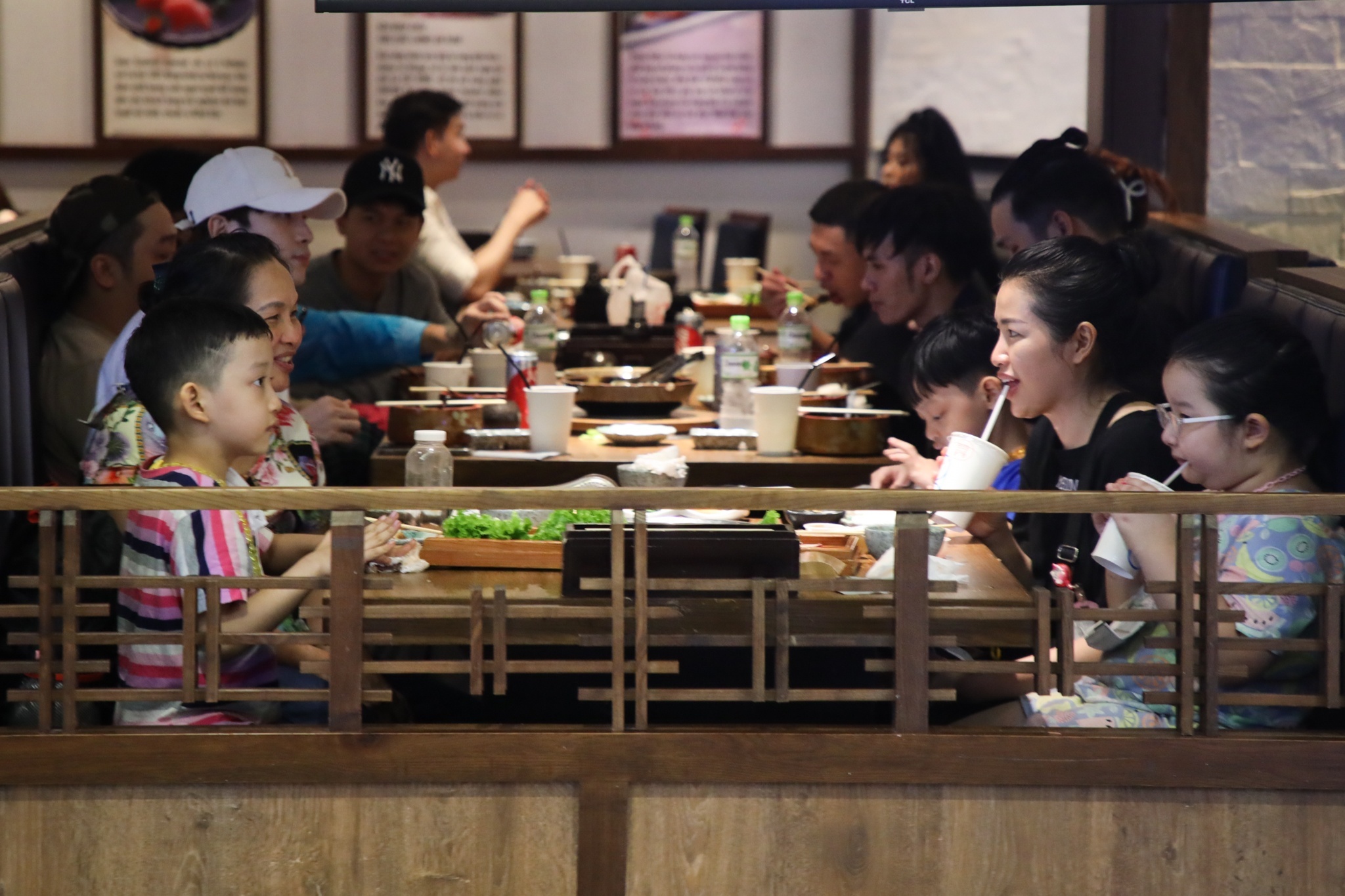 Chinh phu trinh Quoc hoi thong qua viec giam thue VAT den het nam nay hinh anh