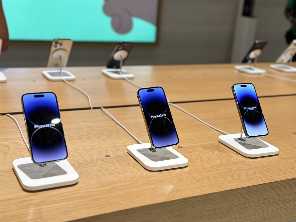 Nha phan phoi uy quyen Apple boc hoi gan mot nua loi nhuan hinh anh