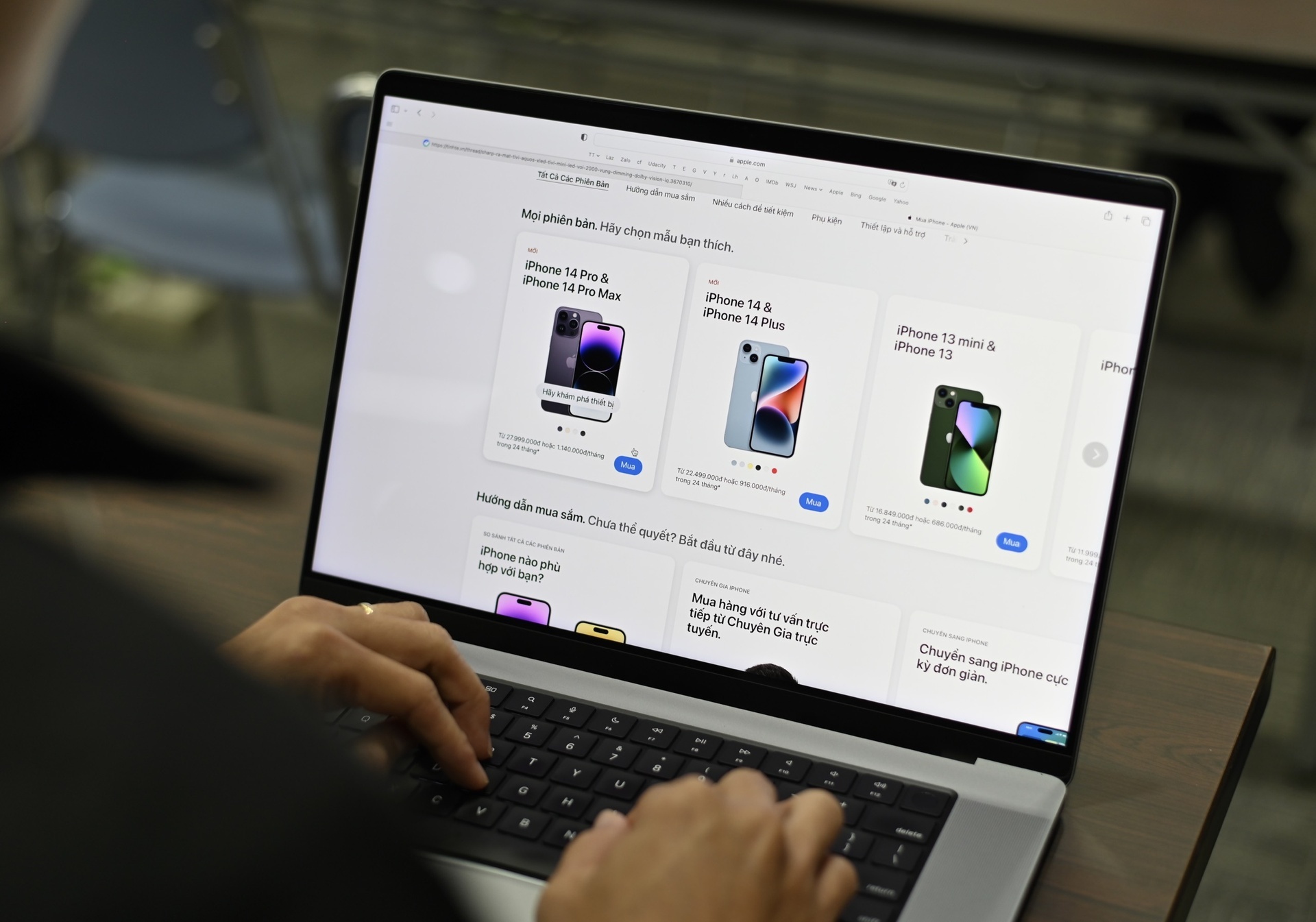 Nhieu khach hang Viet than phien ve gia ban cua Apple Store hinh anh