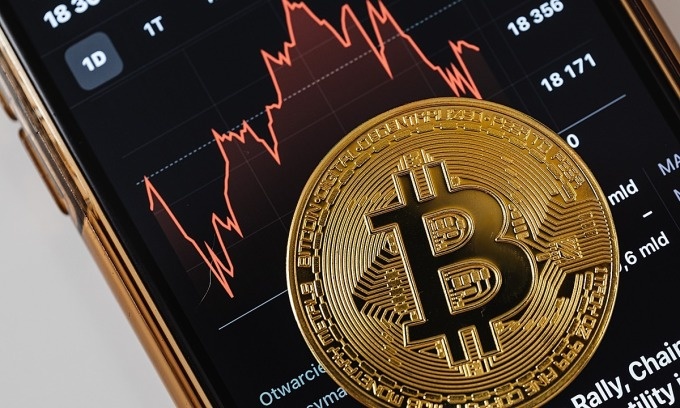 Gia Bitcoin giam lien tuc sau khi cac ETF len san My hinh anh