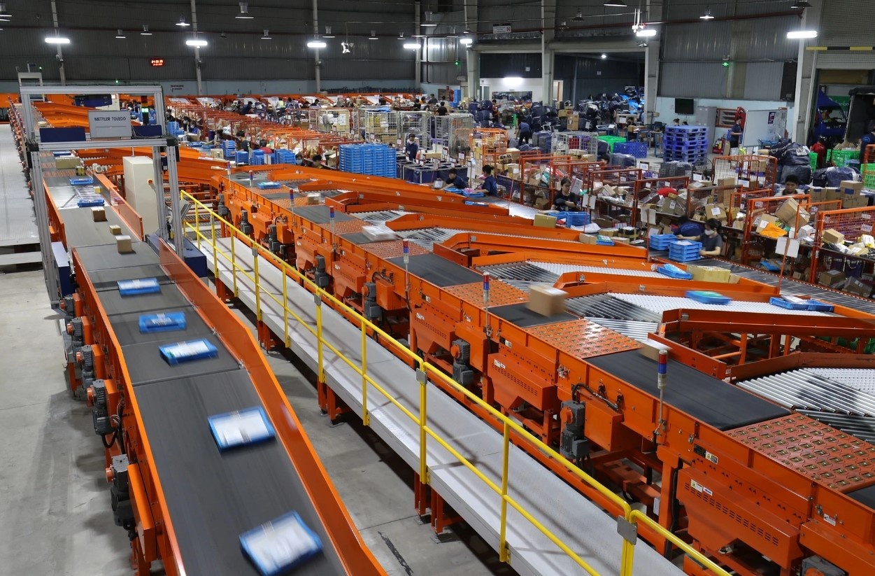 giao hang qua tai,  ghtk qua tai,  giao hang tiet kiem,  giao hang nhanh,  ship hang,  viettel post,  giao hang nhanh anh 2