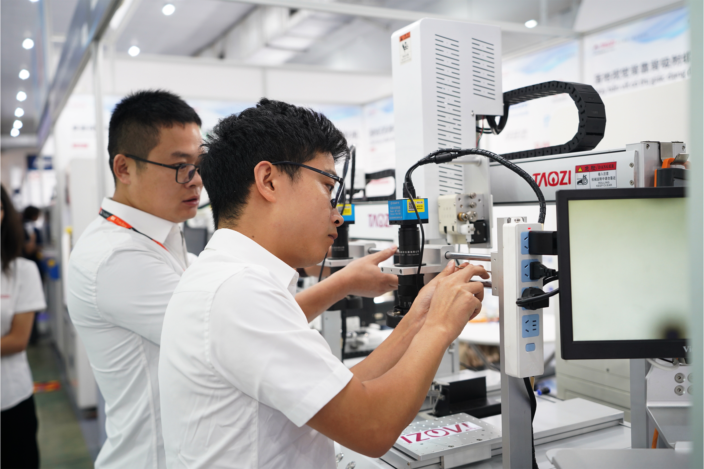 Viet Nam dang noi len trong ban do chuoi cung ung dien tu hinh anh