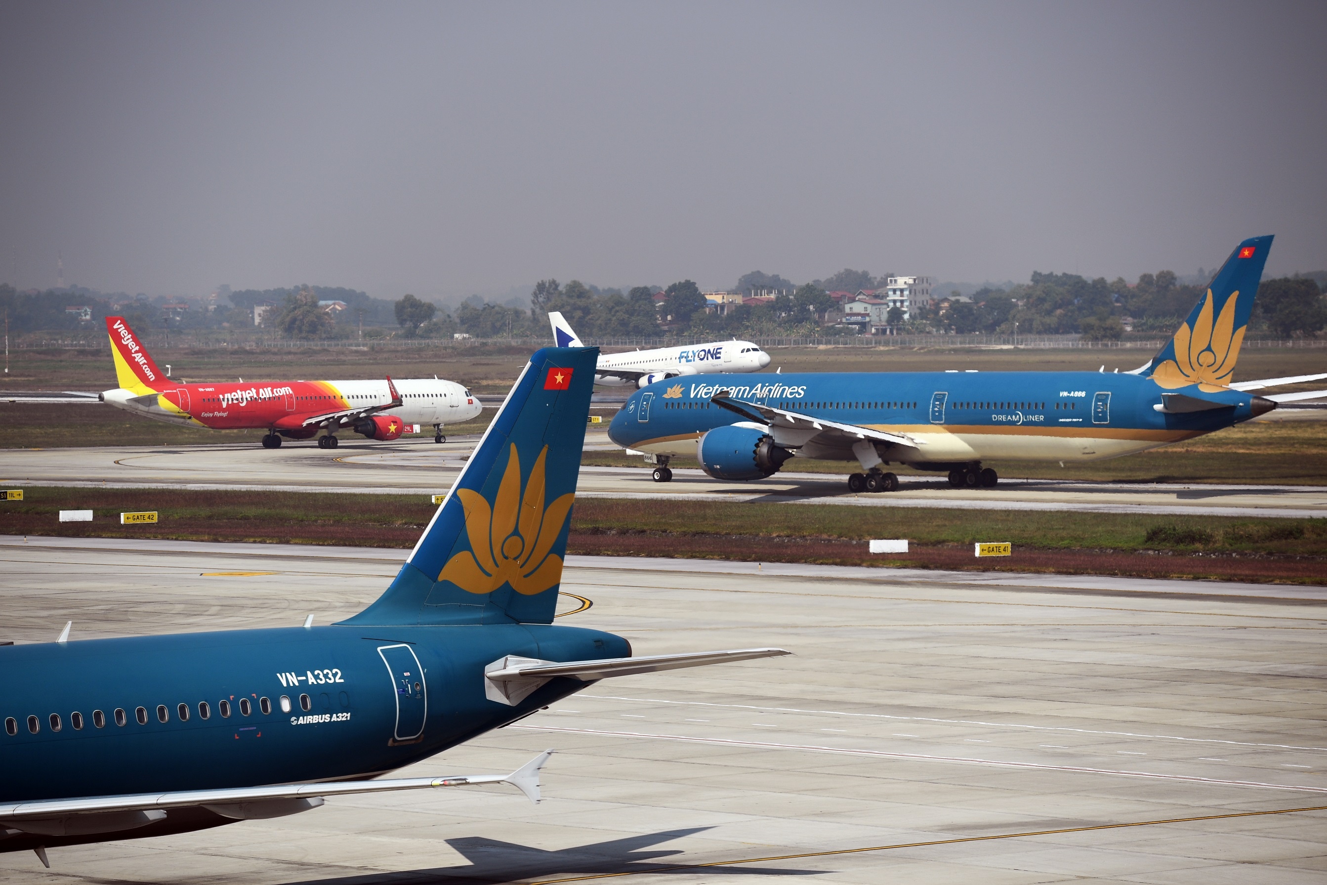 Co phieu Vietnam Airlines bi ban manh hinh anh