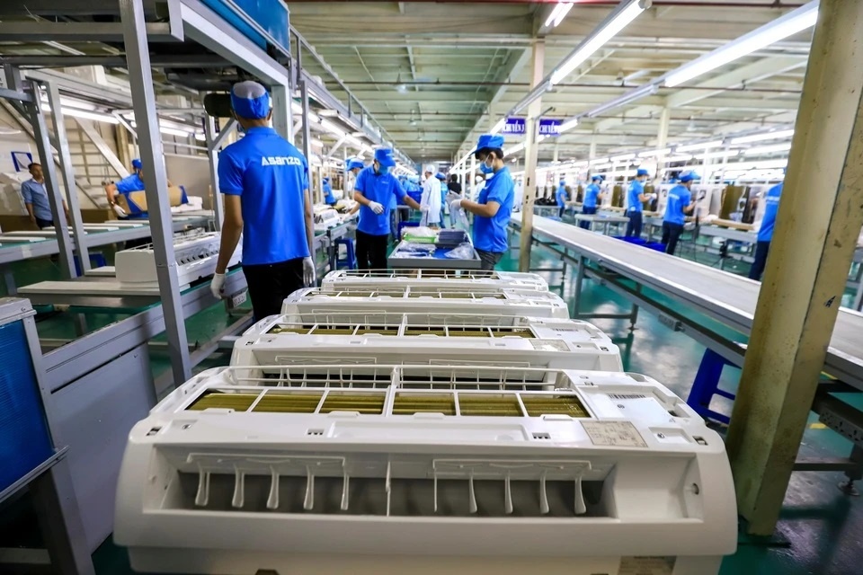 lum xum asanzo,  ceo asanzo bi bat,  pham van tam asanzo,  asanzo gia xuat xu anh 2