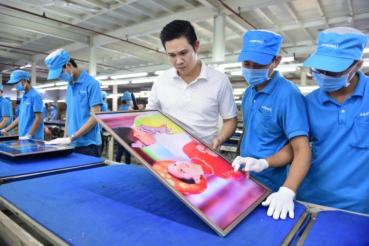 Chan dung Chu tich Asanzo Pham Van Tam vua bi truy to hinh anh