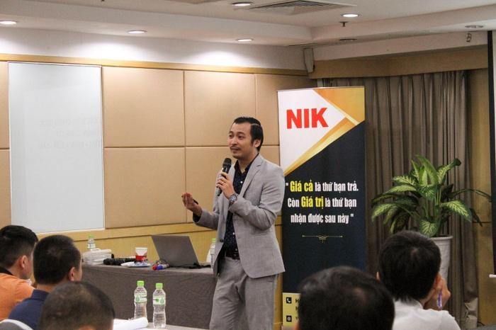 Sep cong ty 'day lam giau' nhan thu lao chi 500.000 dong/thang hinh anh