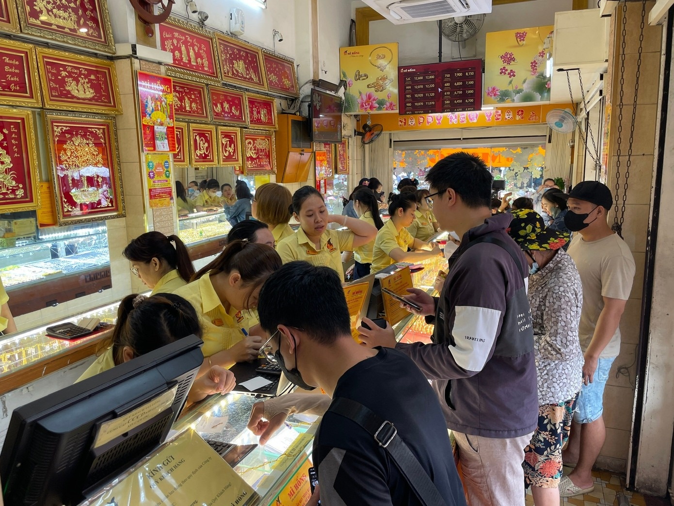 gia vang hom nay,  sot gia vang anh 8