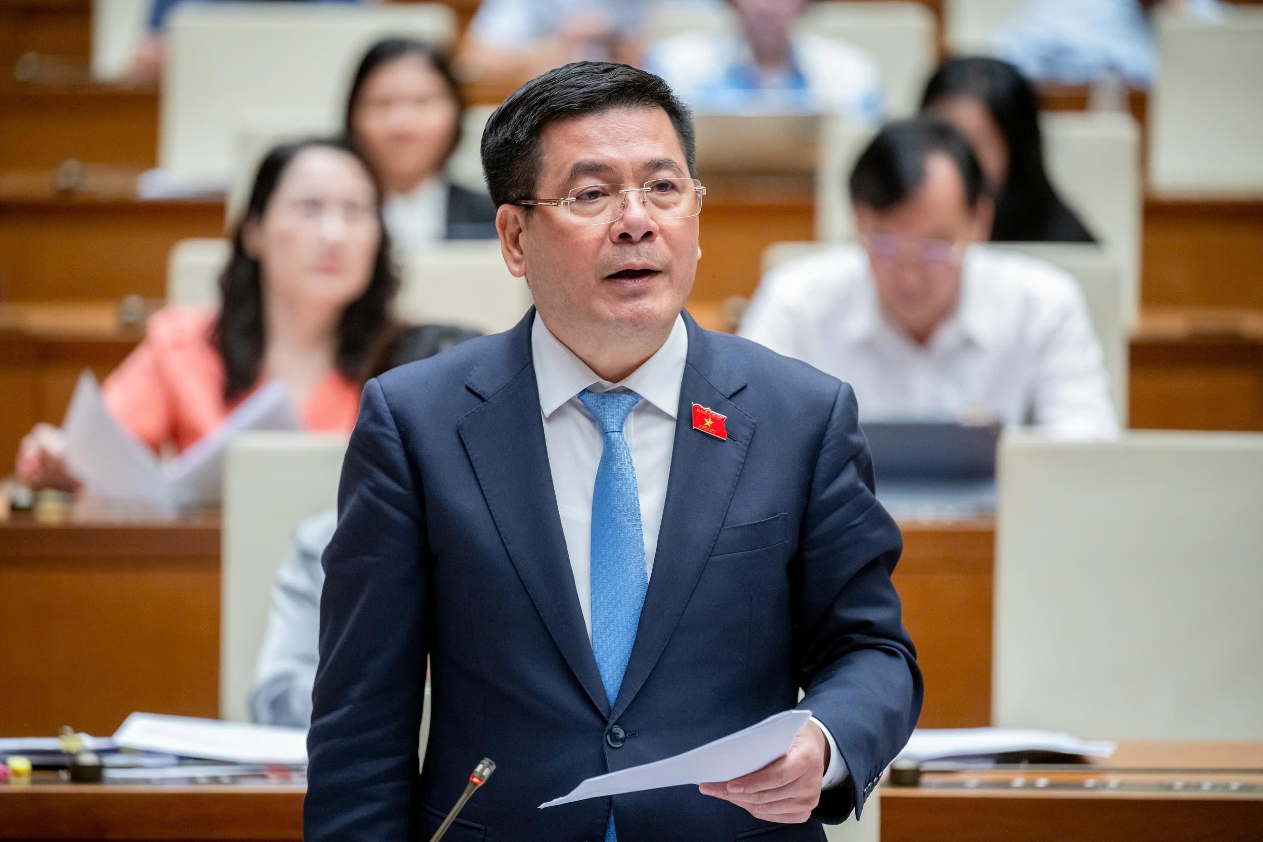 Bo truong Cong Thuong thua nhan nan bao ke cua quan ly thi truong hinh anh