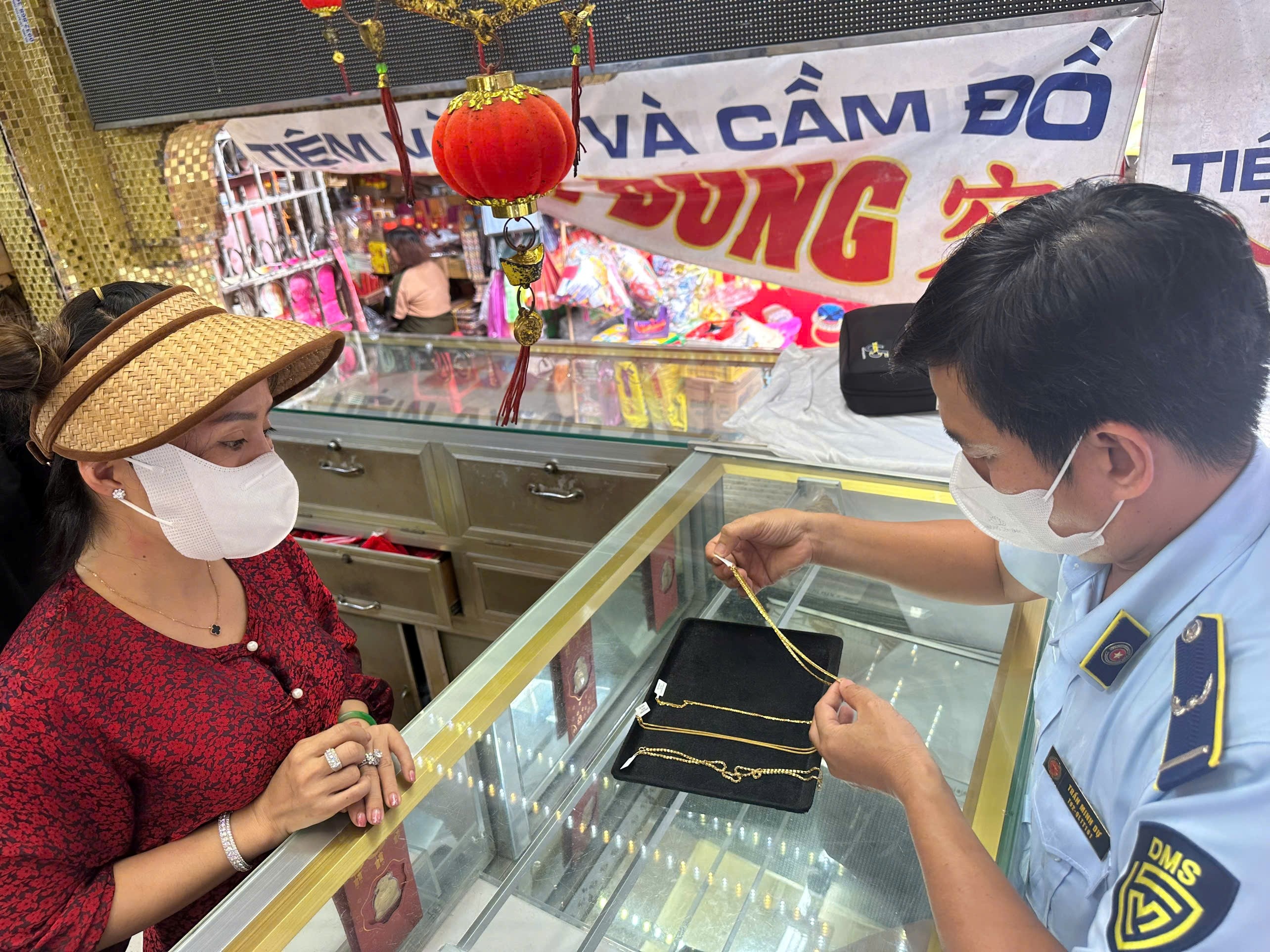 Kiem tra dot xuat 4 doanh nghiep vang tai TP.HCM hinh anh