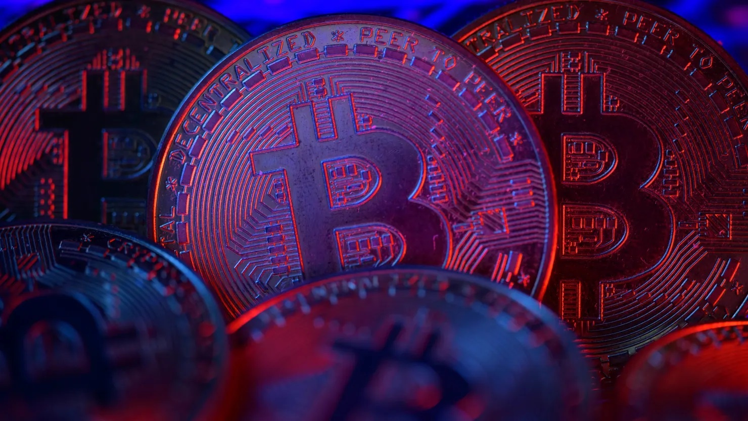 Bitcoin 'cam dau' sau khi Iran ban ten lua vao Israel hinh anh