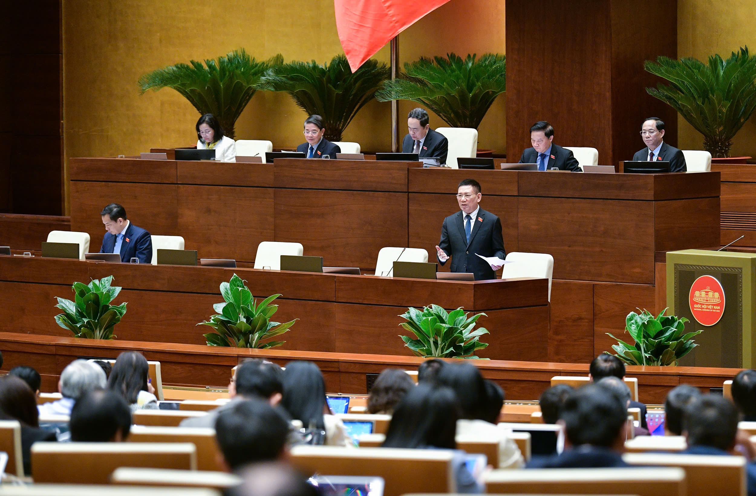 De xuat uu dai thue nhieu hon cho bao chi hinh anh