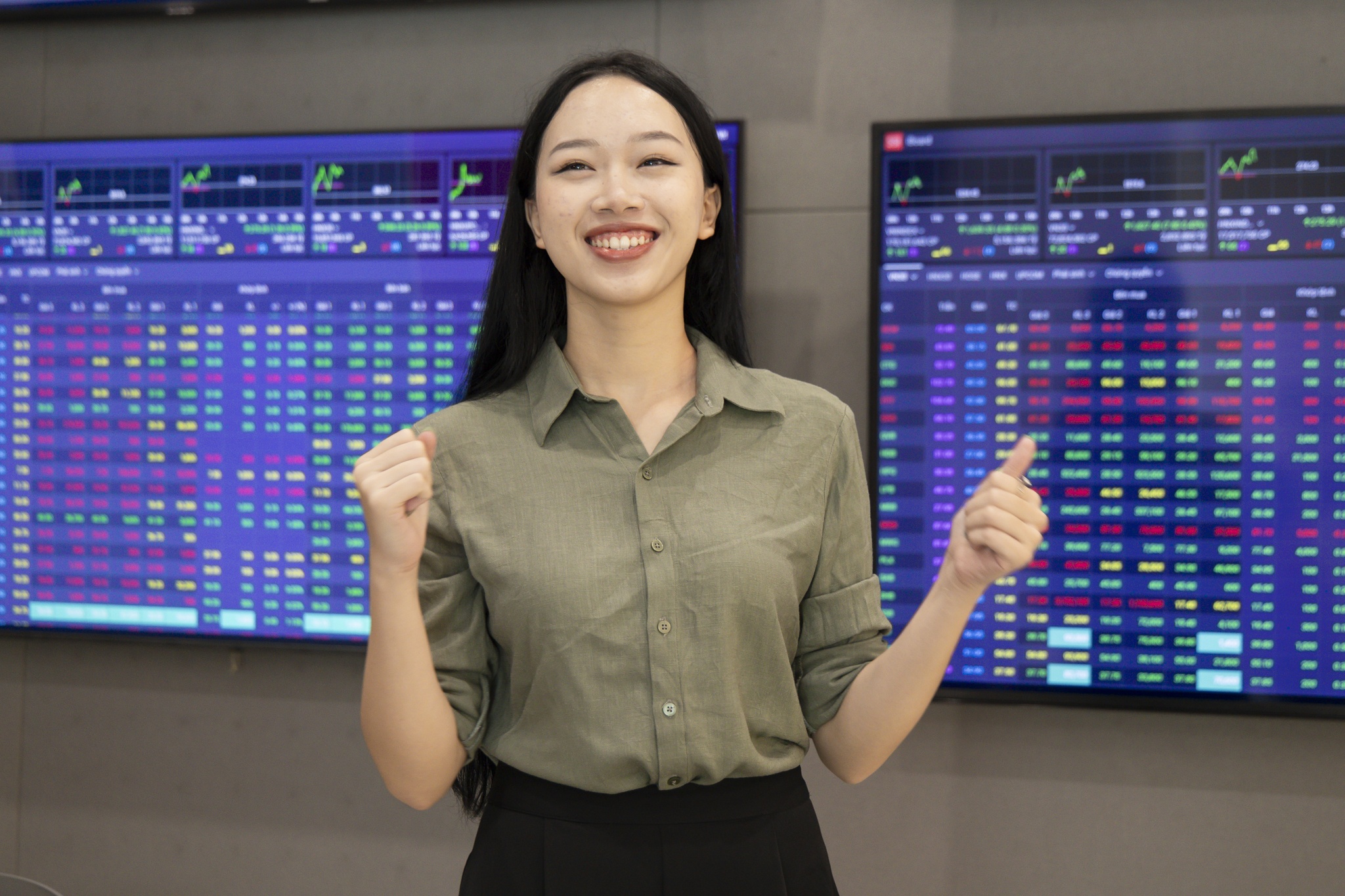 Chung khoan tang manh ngay sau Tet hinh anh