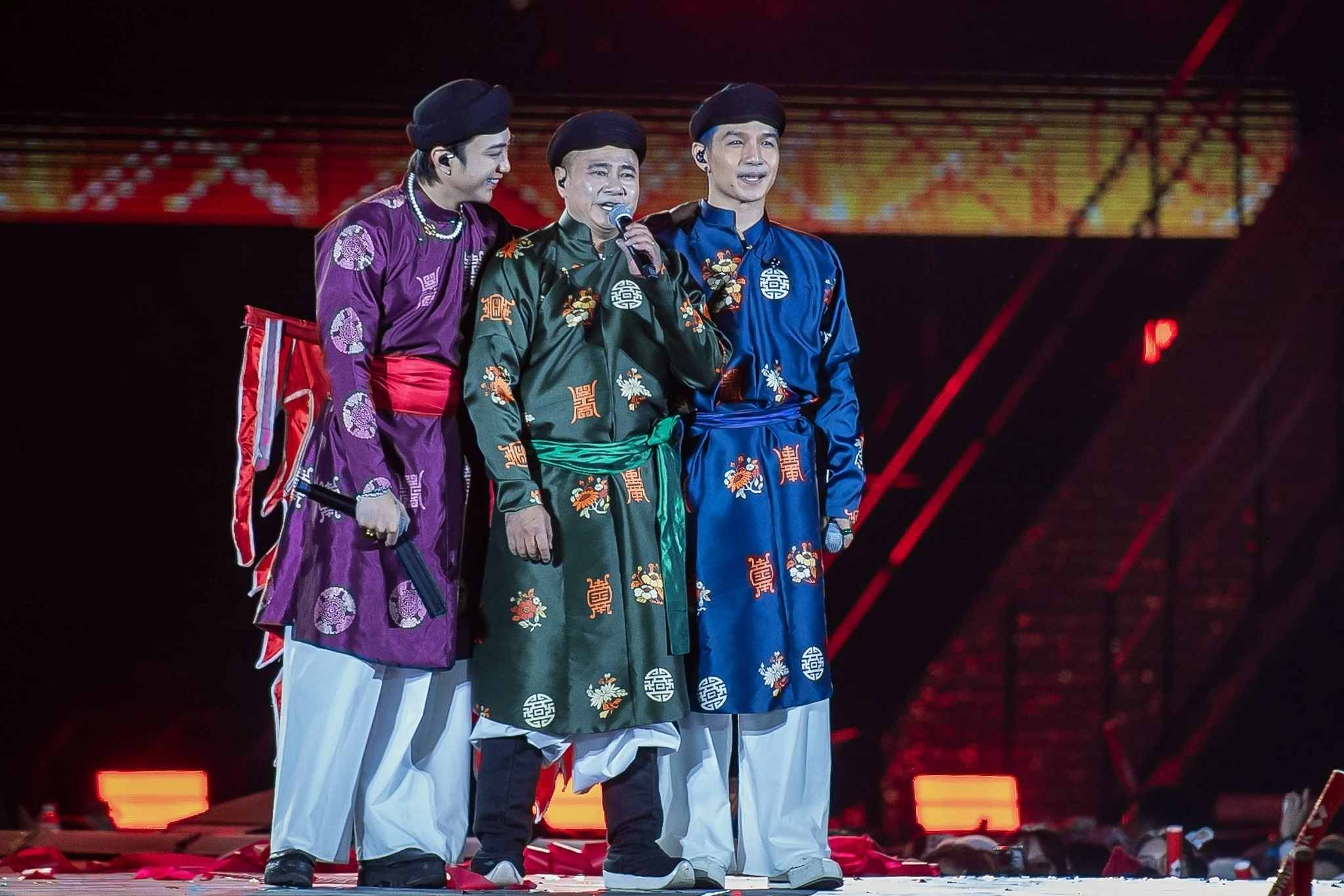 Co phieu nha san xuat 'Anh trai vuot ngan chong gai' vuot dinh 3 nam hinh anh