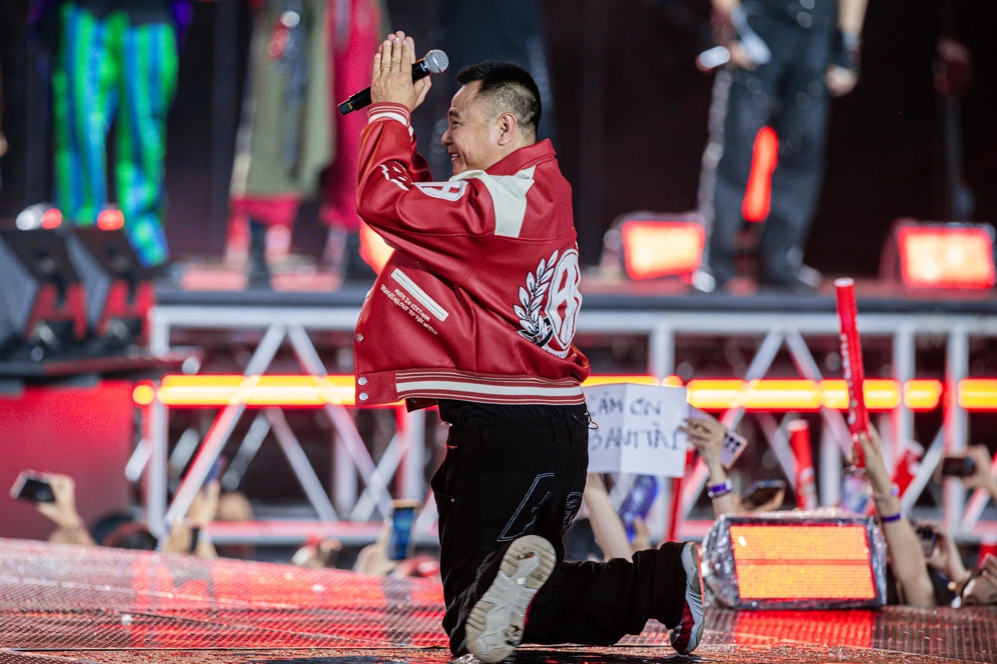 Co them ca nghin ty dong von hoa sau concert, Yeah1 noi do khach quan hinh anh