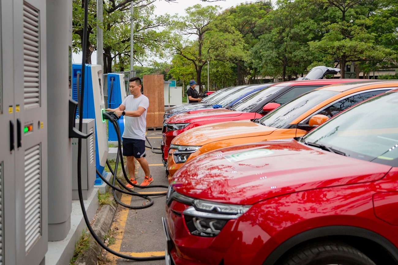 VinFast mat hang nghin ty de bao phi sac oto dien den giua nam 2027 hinh anh