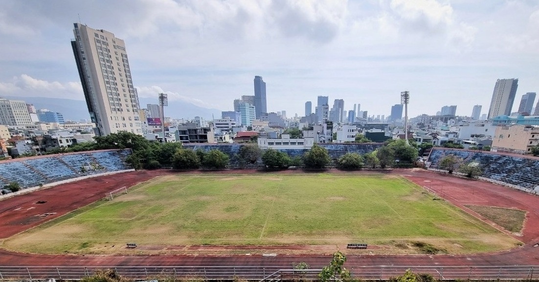 Dau gia san van dong bi bo hoang hon 1 thap ky hinh anh