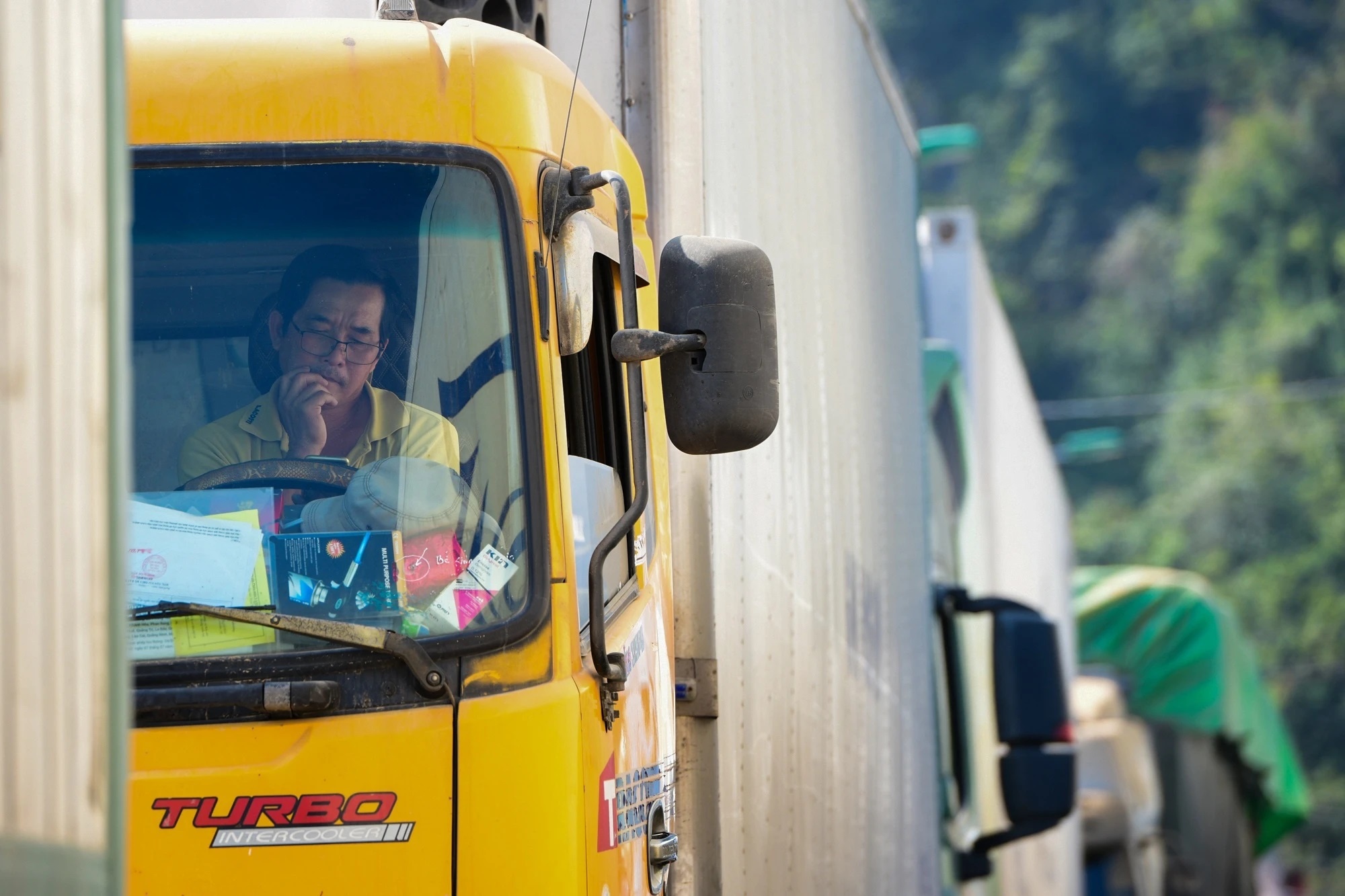 Hiep hoi logistics: Gioi han so gio lai xe lam giam thu nhap tai xe hinh anh