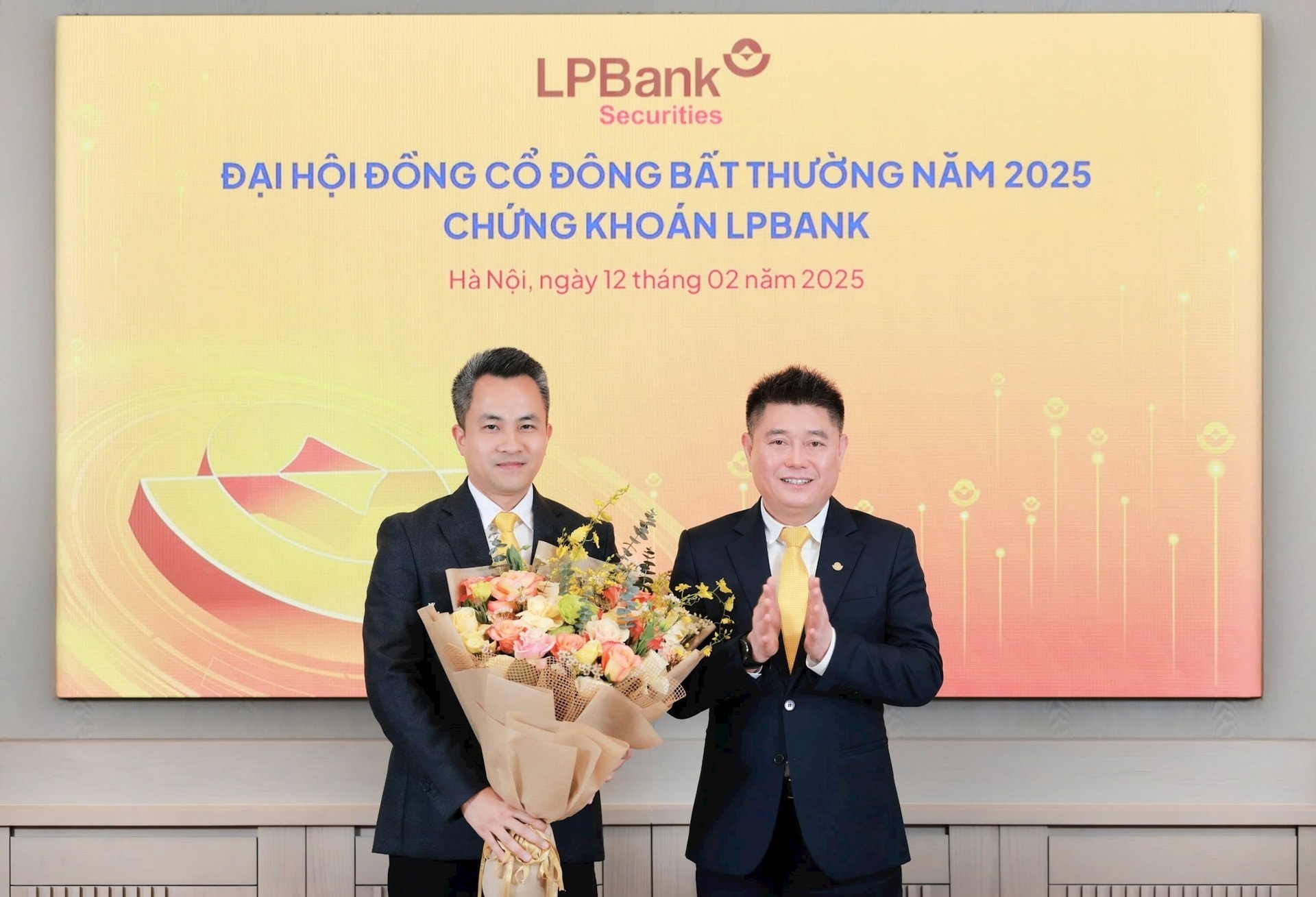 Chung khoan LPBank co chu tich moi hinh anh