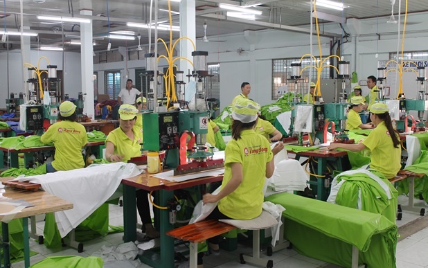 Truoc khi dung hoat dong, ai la chu no cua Nhua Rang Dong? hinh anh